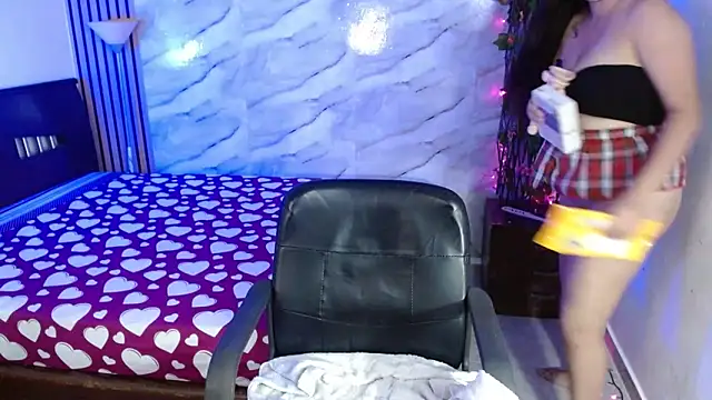 latin mommy  online show from February 5, 2026, 1:07 pm