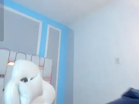 Snapshot of AndyKings_1 chatting on January 15, 2026, 4:05 am AndyKings 1 online show from January 15, 2026, 4:05 am