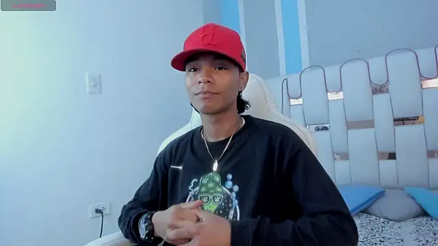 Snapshot of AndyKings_1 chatting on December 23, 2025, 4:23 am AndyKings 1 online show from December 23, 2025, 4:23 am