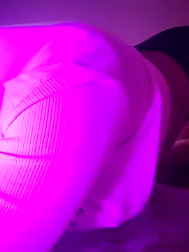 love bitessss online show from December 21, 2025, 5:58 pm