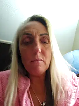 Snapshot of theblondecocklover chatting on May 30, 2026, 12:17 am theblondecocklover online show from May 30, 2026, 12:17 am