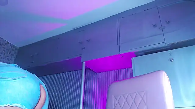 Snapshot of HankMelodi chatting on February 13, 2026, 7:58 pm HankMelodi online show from February 13, 2026, 7:58 pm