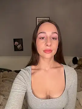 ChiaraSommer online show from April 3, 2026, 4:13 pm