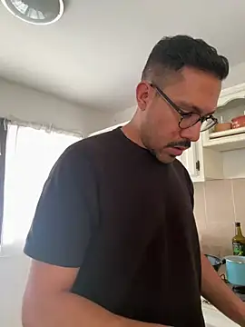 AdrianGarcia89 online show from April 18, 2026, 5:37 pm