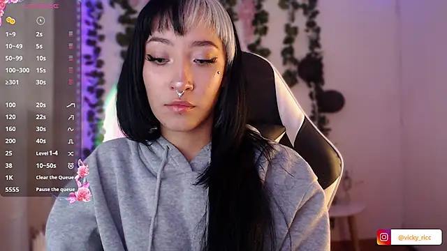 Snapshot of viicky_r chatting on February 23, 2026, 3:34 pm viicky r online show from February 23, 2026, 3:34 pm