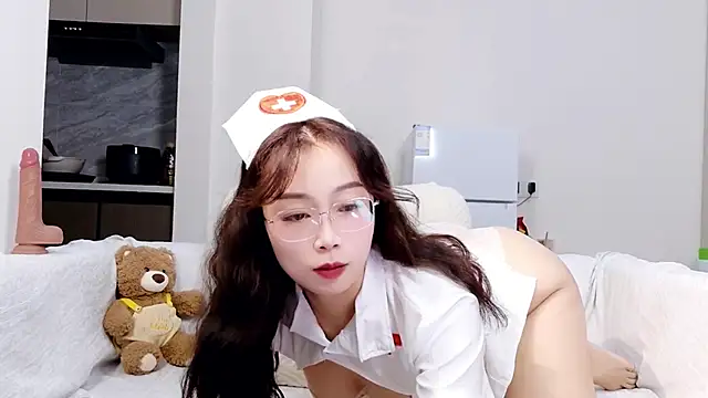 xinxinchuxin661 online show from February 8, 2026, 9:01 pm