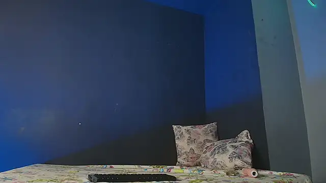 saramaartinez online show from December 19, 2025, 12:18 pm