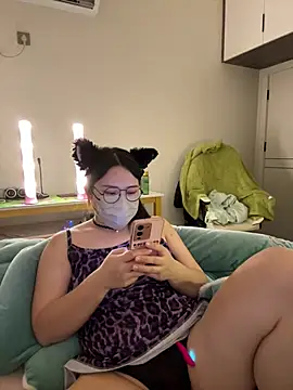 Snapshot of lele-520 chatting on February 8, 2026, 4:15 pm lele-520 online show from February 8, 2026, 4:15 pm