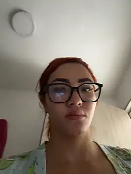 anaperla- online show from December 18, 2025, 3:49 pm