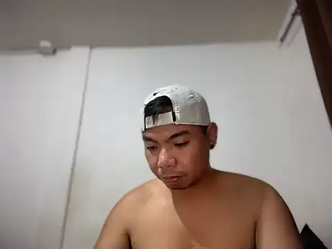 Snapshot of chubbybear_08 chatting on February 12, 2026, 2:17 pm chubbybear 08 online show from February 12, 2026, 2:17 pm