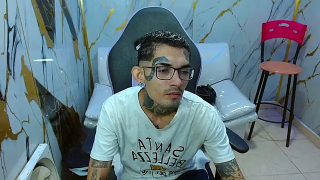 Boy tatto77 online show from March 11, 2026, 12:32 pm