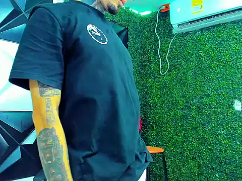 Boy tatto77 online show from April 15, 2026, 9:59 pm