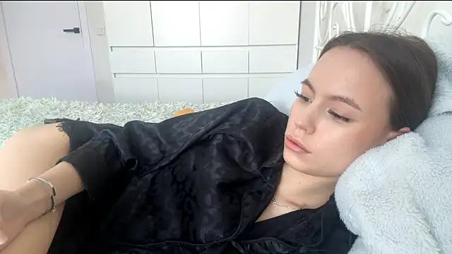 Snapshot of KitCerveny chatting on February 12, 2026, 7:19 am KitCerveny online show from February 12, 2026, 7:19 am