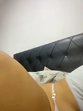 Nini  online show from April 8, 2026, 8:21 pm