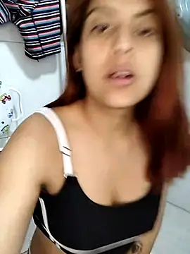 Snapshot of mia_hottie2210 chatting on December 19, 2025, 7:11 am mia hottie2210 online show from December 19, 2025, 7:11 am