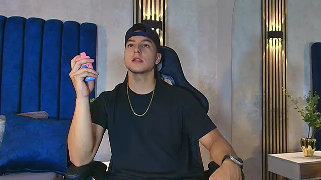 Noah Clarkk online show from June 3, 2026, 5:39 pm