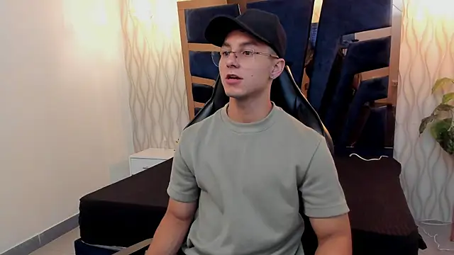 Noah Clarkk online show from April 2, 2026, 4:13 pm