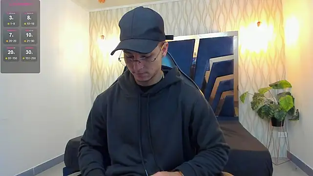 Noah Clarkk online show from April 15, 2026, 5:17 pm