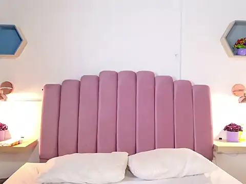 katiamoree online show from January 5, 2026, 9:40 pm