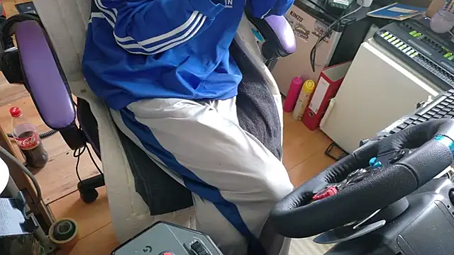 Snapshot of Gay-Versaut chatting on February 9, 2026, 12:14 pm Gay-Versaut online show from February 9, 2026, 12:14 pm