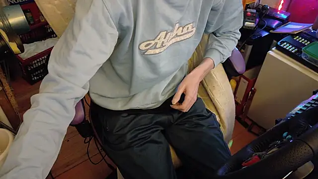 Snapshot of Gay-Versaut chatting on February 16, 2026, 7:45 pm Gay-Versaut online show from February 16, 2026, 7:45 pm