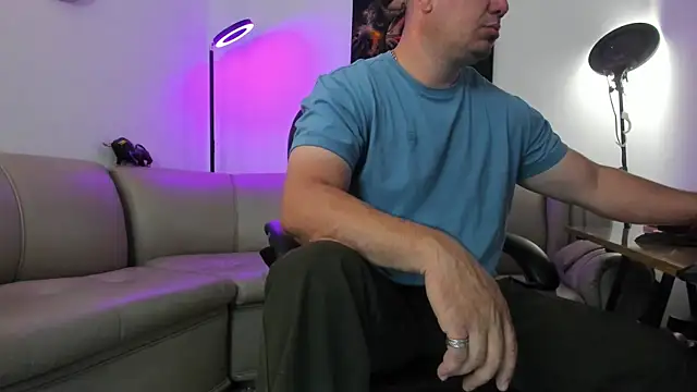 Snapshot of Dante_Bellini chatting on December 22, 2025, 11:21 am Dante Bellini online show from December 22, 2025, 11:21 am