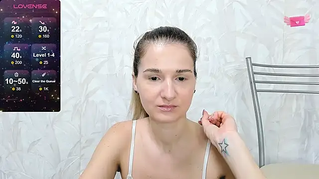 Snapshot of Ally_Kristin chatting on February 27, 2026, 4:23 am Ally Kristin online show from February 27, 2026, 4:23 am