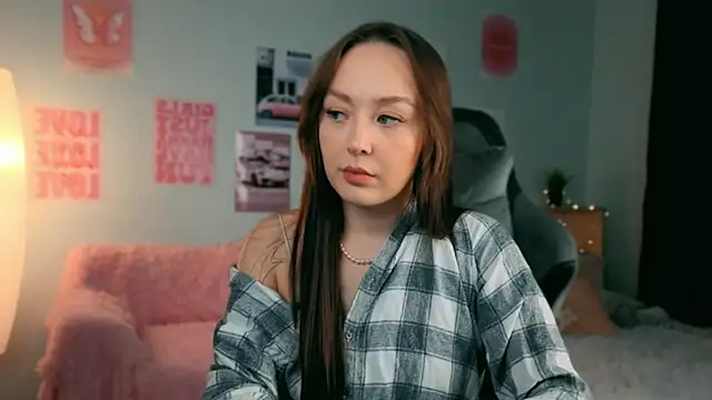 fallin lovee online show from February 9, 2026, 7:56 pm