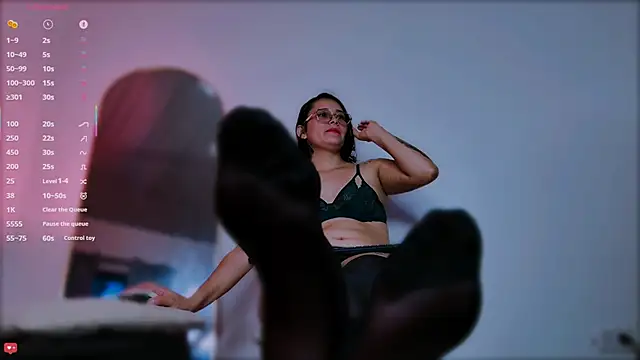 ScarlettRedsins online show from February 19, 2026, 4:20 am