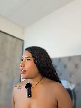 izzybelmonth12 online show from July 17, 2026, 9:12 pm