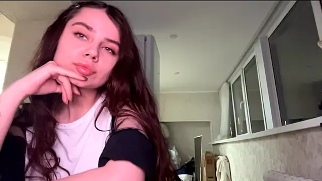 Snapshot of MiloyNoir chatting on January 5, 2026, 6:00 pm MiloyNoir online show from January 5, 2026, 6:00 pm