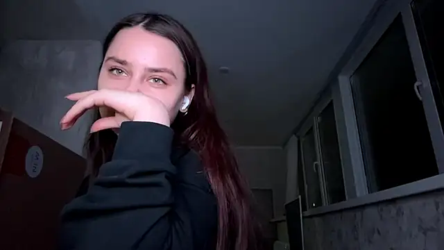 Snapshot of MiloyNoir chatting on January 8, 2026, 5:41 pm MiloyNoir online show from January 8, 2026, 5:41 pm