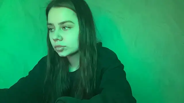 Snapshot of MiloyNoir chatting on January 14, 2026, 7:06 pm MiloyNoir online show from January 14, 2026, 7:06 pm