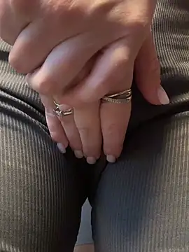 Snapshot of RussianGirls_ chatting on February 15, 2026, 1:10 pm RussianGirls online show from February 15, 2026, 1:10 pm