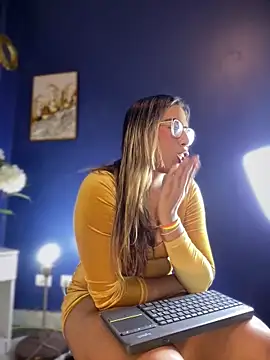 MiaSizzle online show from February 23, 2026, 8:09 pm