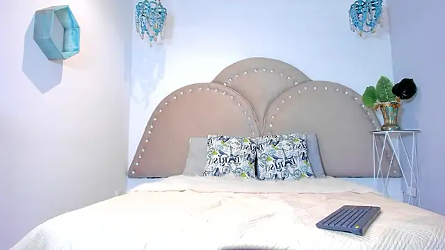 stefany carterr online show from February 5, 2026, 8:04 pm