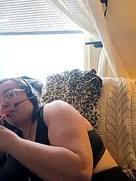 Snapshot of pinkcheetah12 chatting on February 10, 2026, 6:51 pm pinkcheetah12 online show from February 10, 2026, 6:51 pm