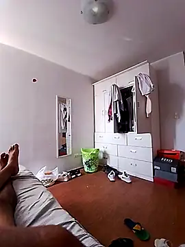 Snapshot of Yrresistible666 chatting on January 17, 2026, 4:10 pm Yrresistible666 online show from January 17, 2026, 4:10 pm