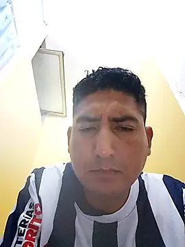 Snapshot of Yrresistible666 chatting on February 3, 2026, 4:32 am Yrresistible666 online show from February 3, 2026, 4:32 am