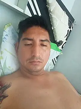 Snapshot of Yrresistible666 chatting on February 12, 2026, 1:22 pm Yrresistible666 online show from February 12, 2026, 1:22 pm