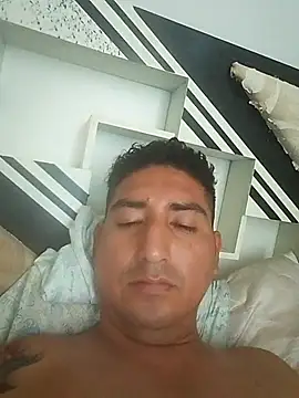 Snapshot of Yrresistible666 chatting on February 3, 2026, 11:10 pm Yrresistible666 online show from February 3, 2026, 11:10 pm