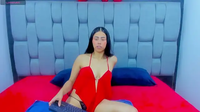 Snapshot of Ema-Messy chatting on January 13, 2026, 8:46 pm Ema-Messy online show from January 13, 2026, 8:46 pm