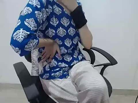 Farhana beautyfull online show from April 3, 2026, 3:46 am