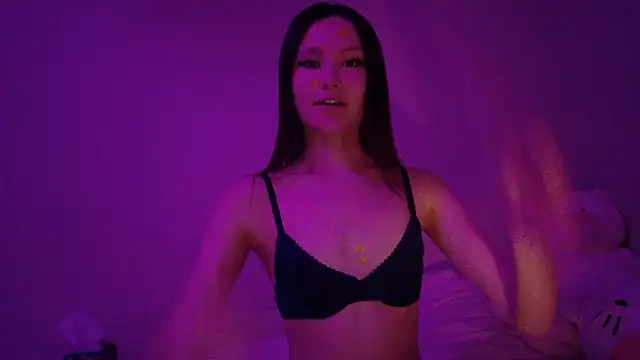 Snapshot of luvvivii chatting on January 15, 2026, 2:15 am luvvivii online show from January 15, 2026, 2:15 am