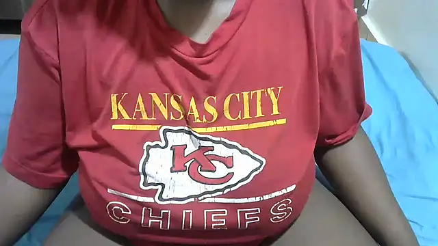 Snapshot of HoneyExtasyXo_ chatting on February 2, 2026, 2:10 am HoneyExtasyXo online show from February 2, 2026, 2:10 am