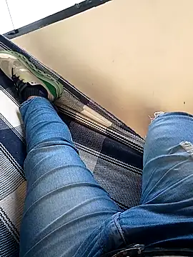 mel-0987 online show from April 4, 2026, 9:32 pm