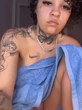 urprettygirlleenay online show from April 21, 2026, 7:31 pm