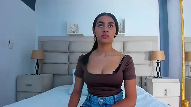 ManuelaEvans  online show from January 6, 2026, 8:57 pm