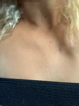 Snapshot of bety13 chatting on February 25, 2026, 9:09 am bety13 online show from February 25, 2026, 9:09 am