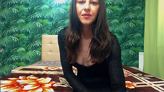 Snapshot of Stella_John chatting on November 24, 2025, 6:02 am Stella John online show from November 24, 2025, 6:02 am